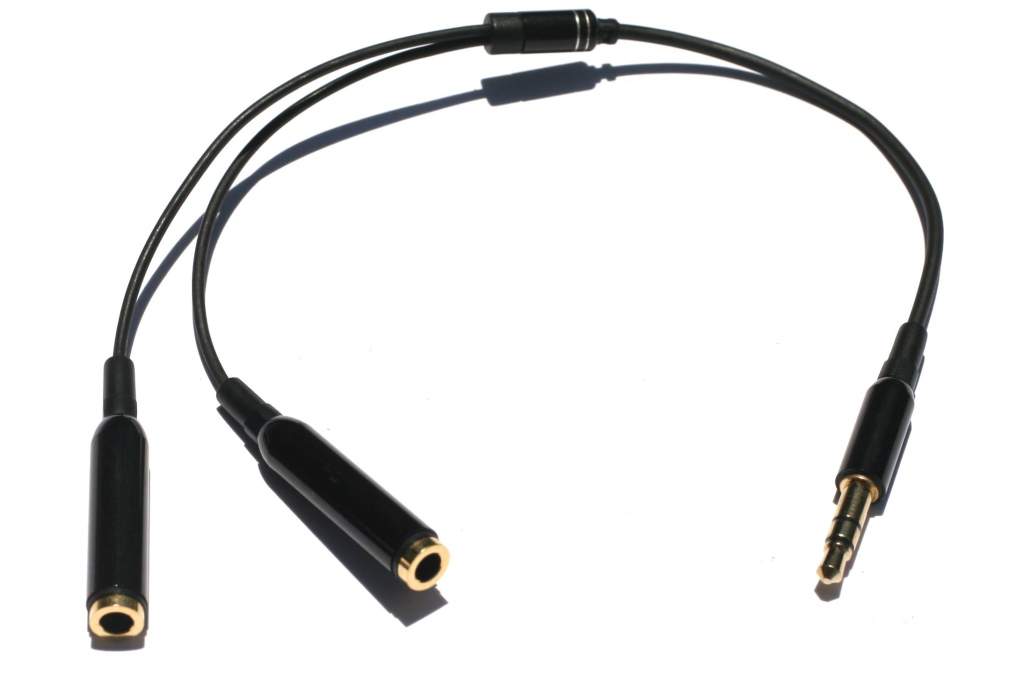 IPOD Share Cable Splitter Male to Dual Female 6IN
