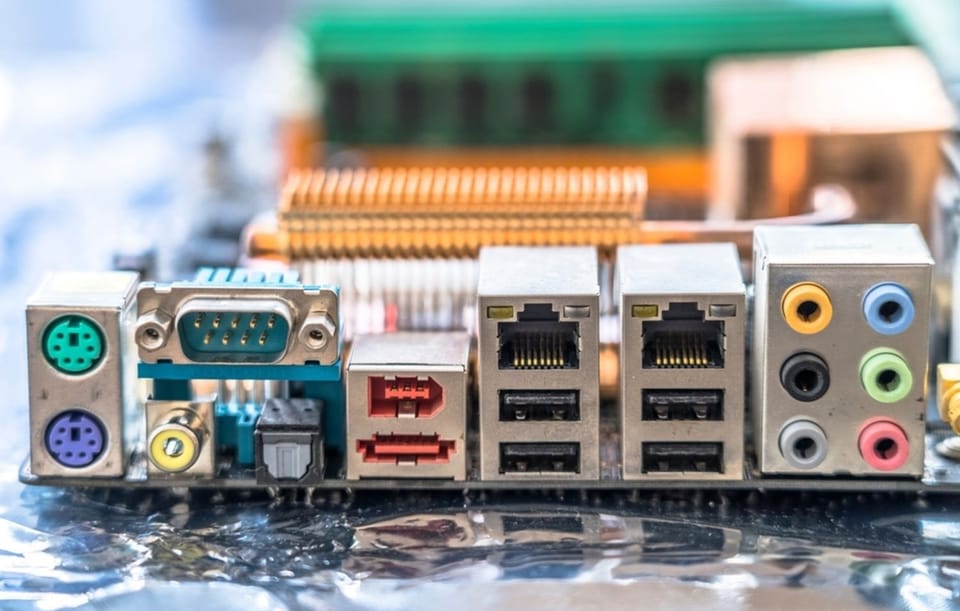 A Practical History of Motherboard Connectors: From Serial Ports to USB4