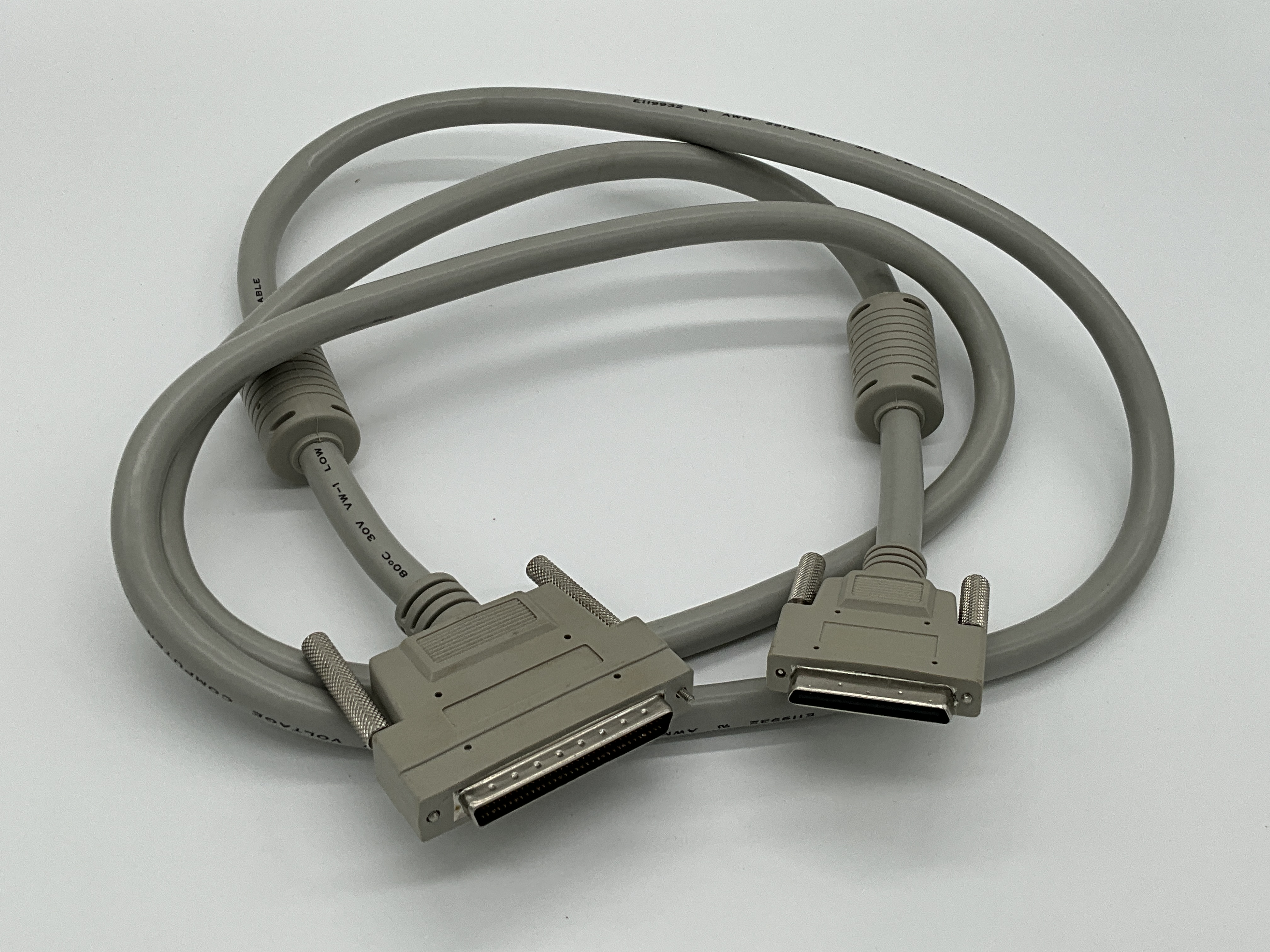 6FT SCSI-V VHDCI68-M 0.8mm to SCSI-III HPDB68-M Thumb Screws