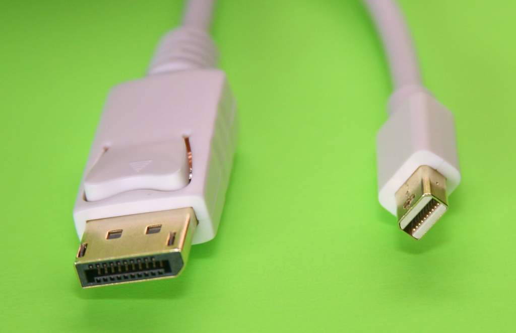 Mini-DisplayPort to DisplayPort 3FT